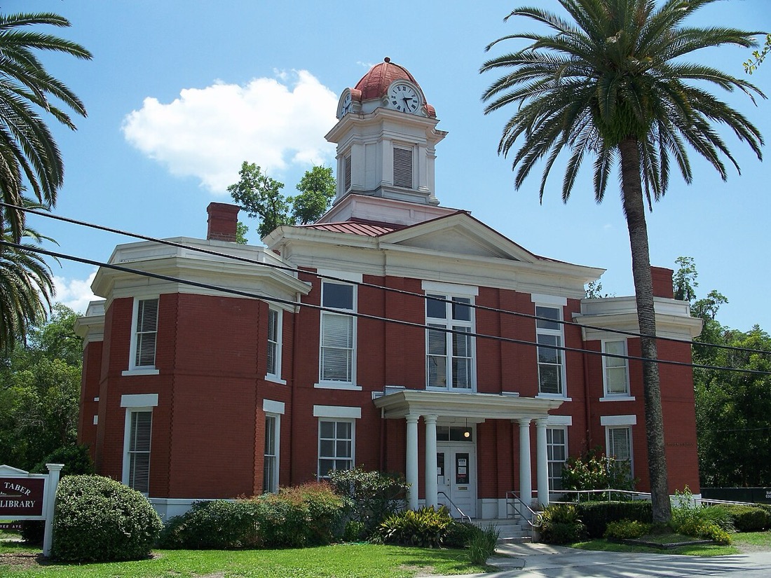 The old Baker County courthouse building in Macclenny, Florida